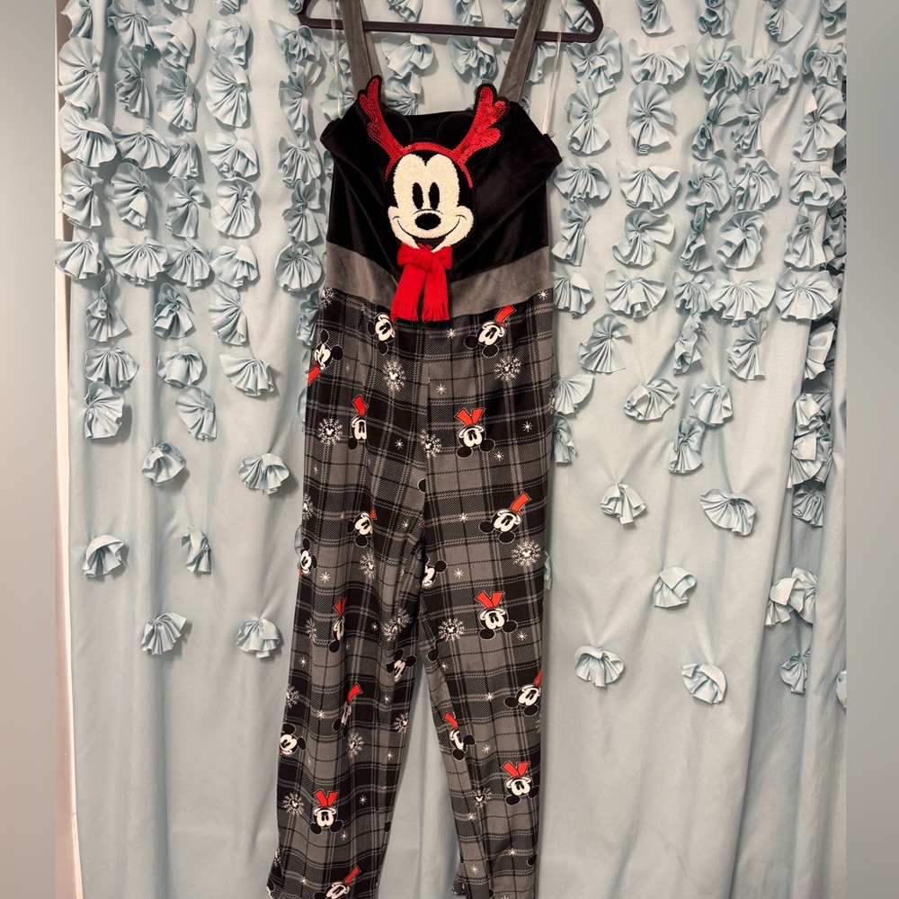 Mickey Mouse holiday jumper size medium women’s